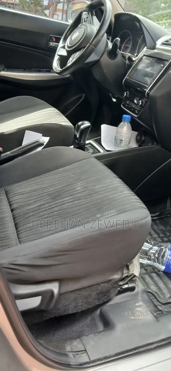 Suzuki Dzire 2022 Silver