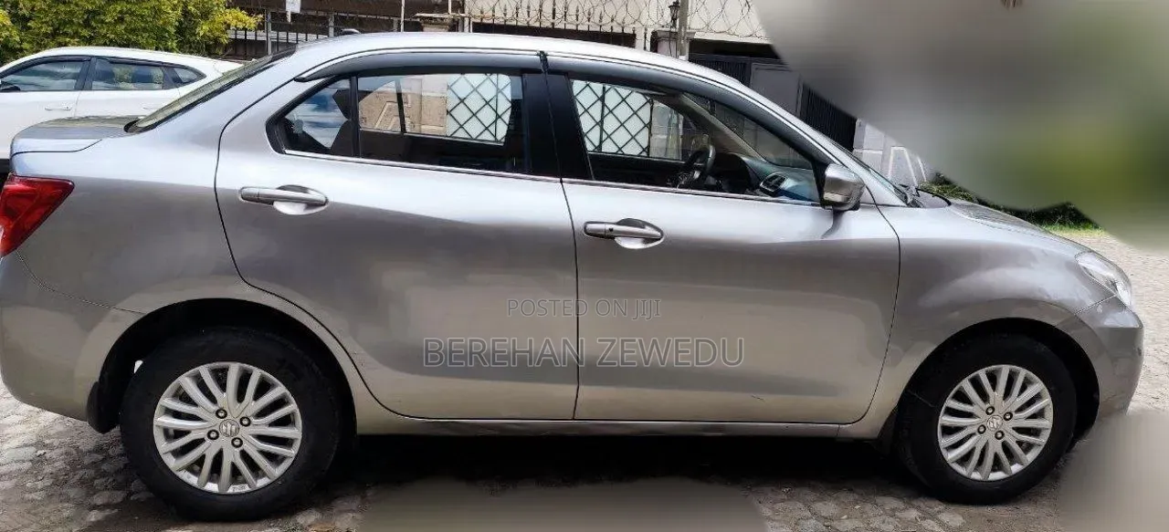 Suzuki Dzire 2022 Silver