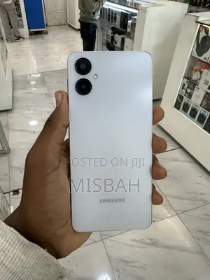 Samsung Galaxy A06 128 GB Silver