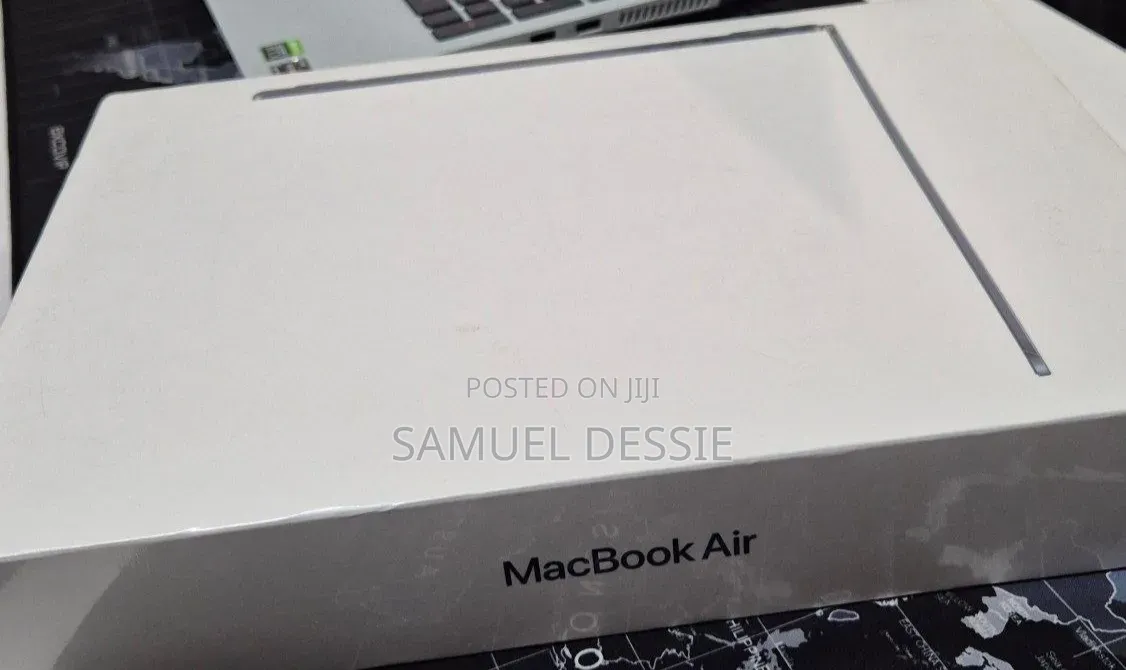 New Laptop Apple MacBook Air 2022 M2 8GB Apple M2 SSD 256GB