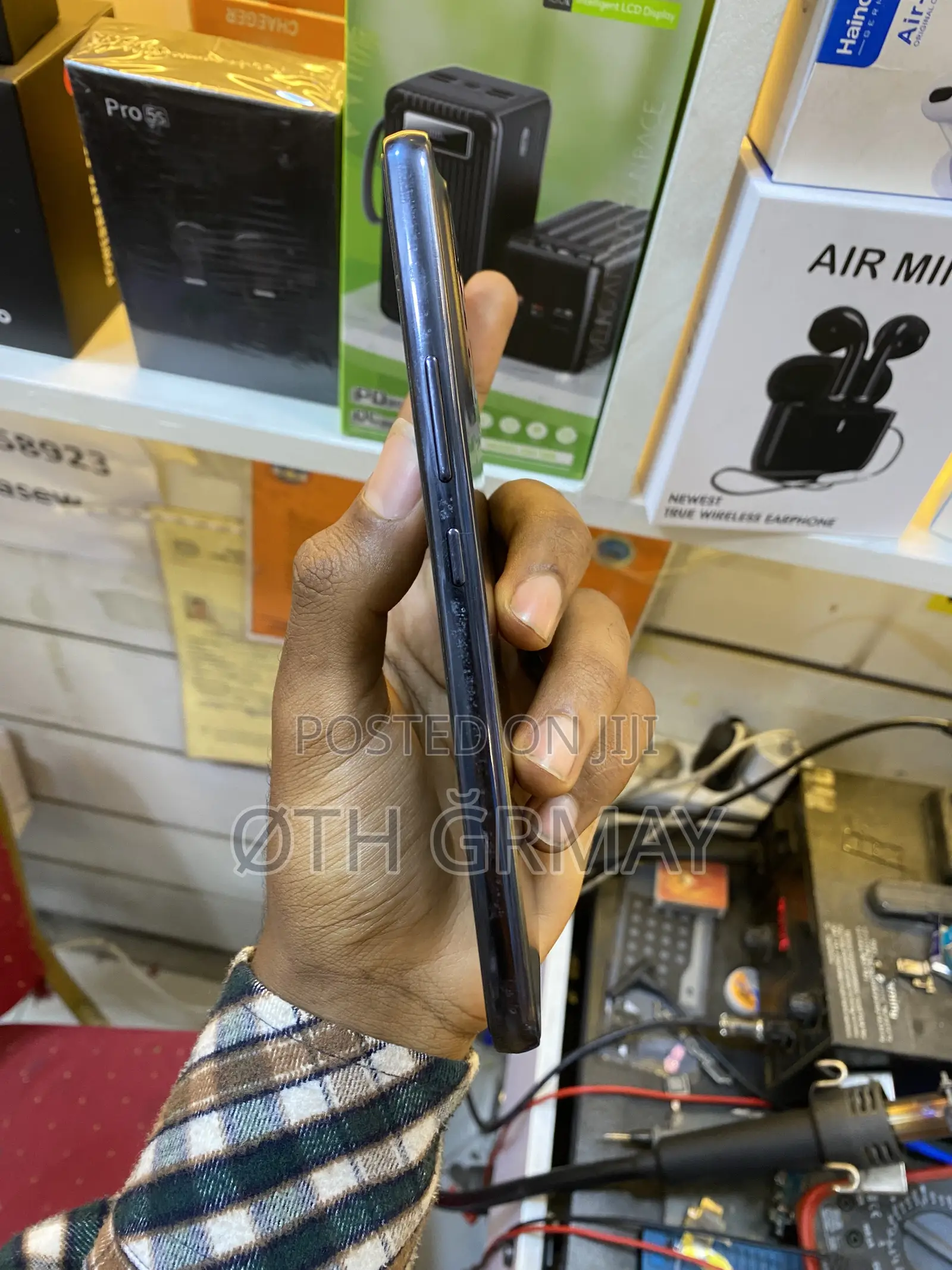 EL 6C 8 GB Black