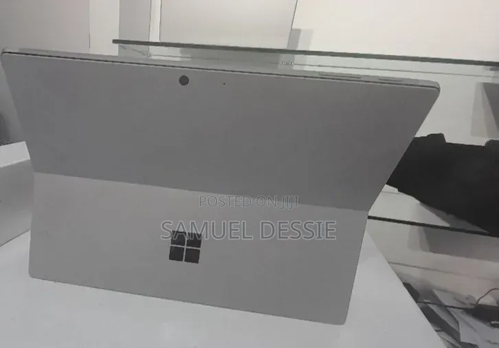 New Laptop Microsoft Surface Pro 8 8GB Intel Core i5 SSD 256GB
