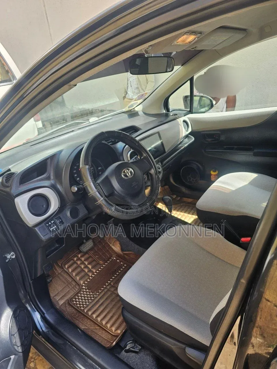 Toyota Yaris 2011 Black