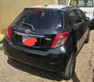 Toyota Yaris 2011 Black