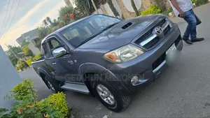 Toyota Hilux 2008 Gray