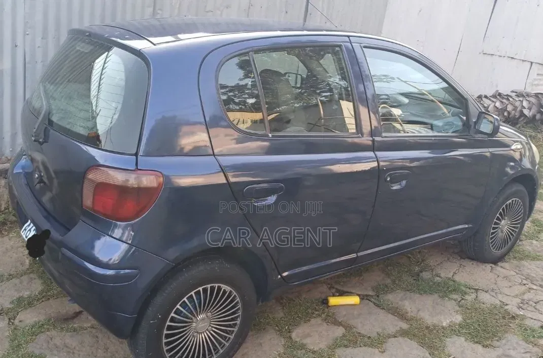 Toyota Vitz 2002 Blue