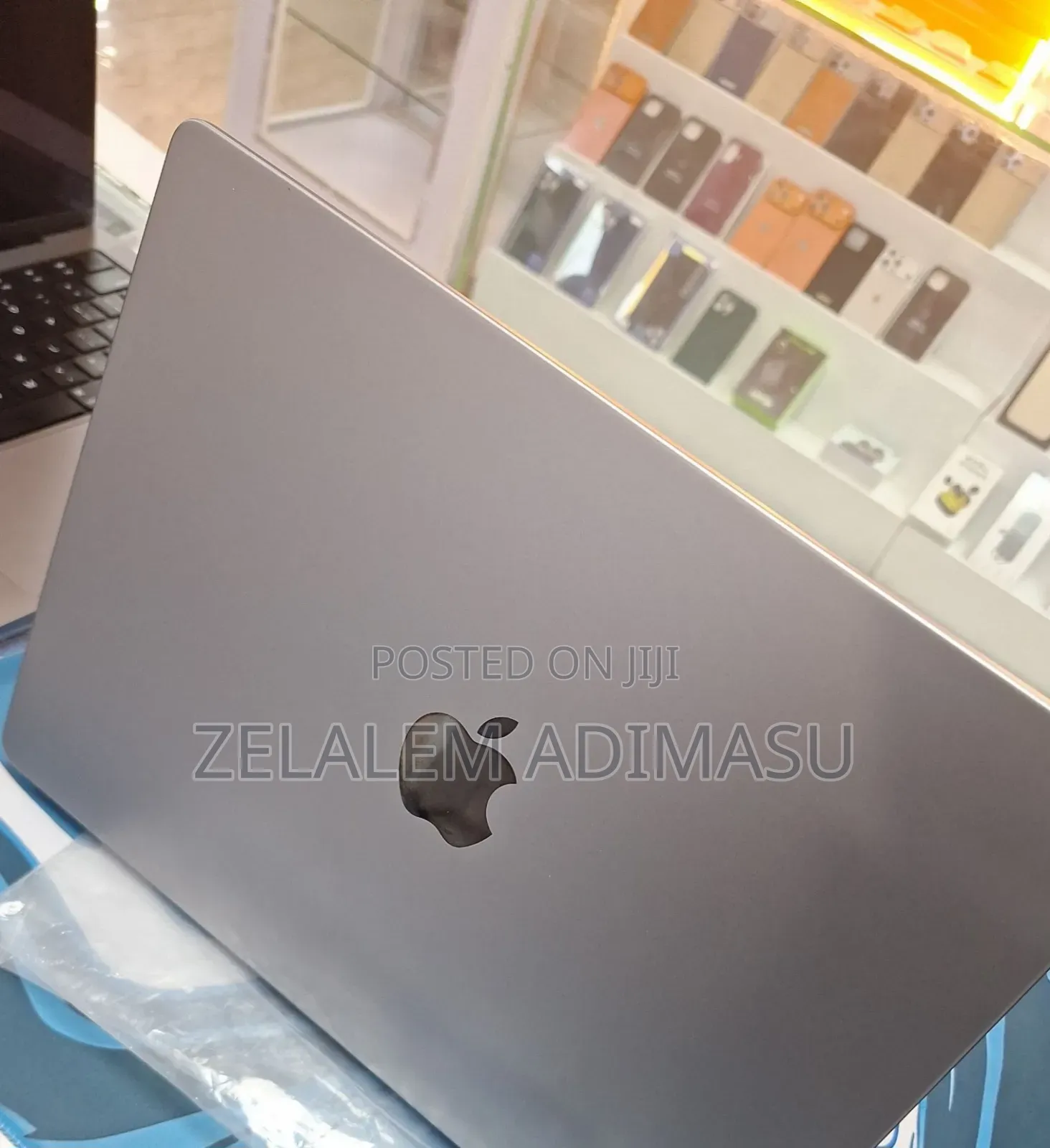 New Laptop Apple MacBook Pro 2020 M1 32GB Apple M1 Pro SSD 1T