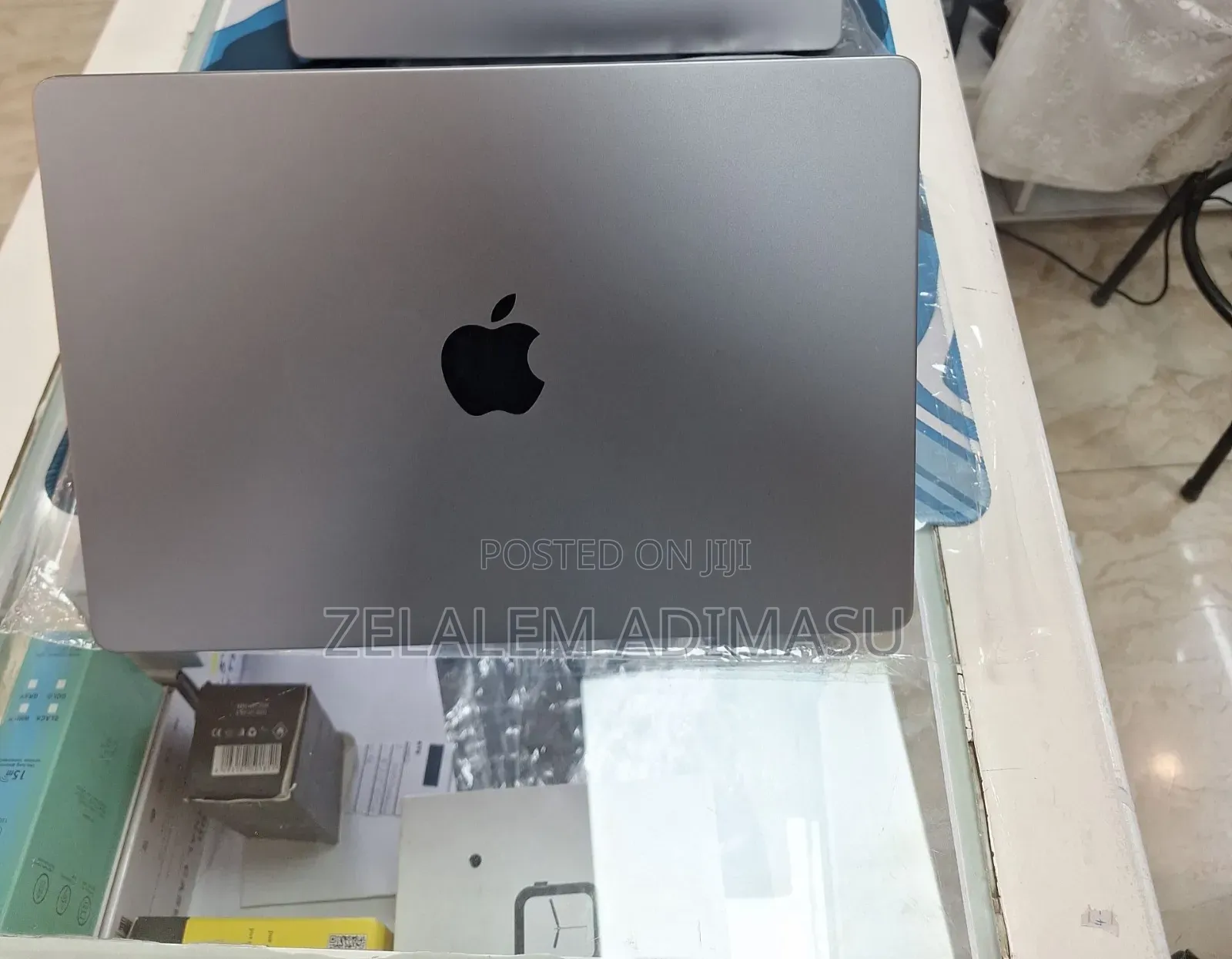 New Laptop Apple MacBook Pro 2020 M1 32GB Apple M1 Pro SSD 1T