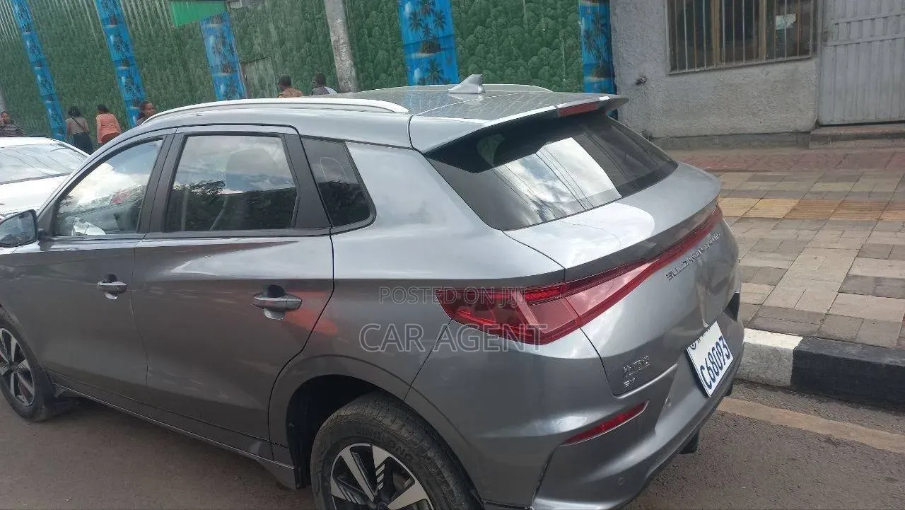 BYD E2 43 kWh 94 hp FWD 2024 Gray