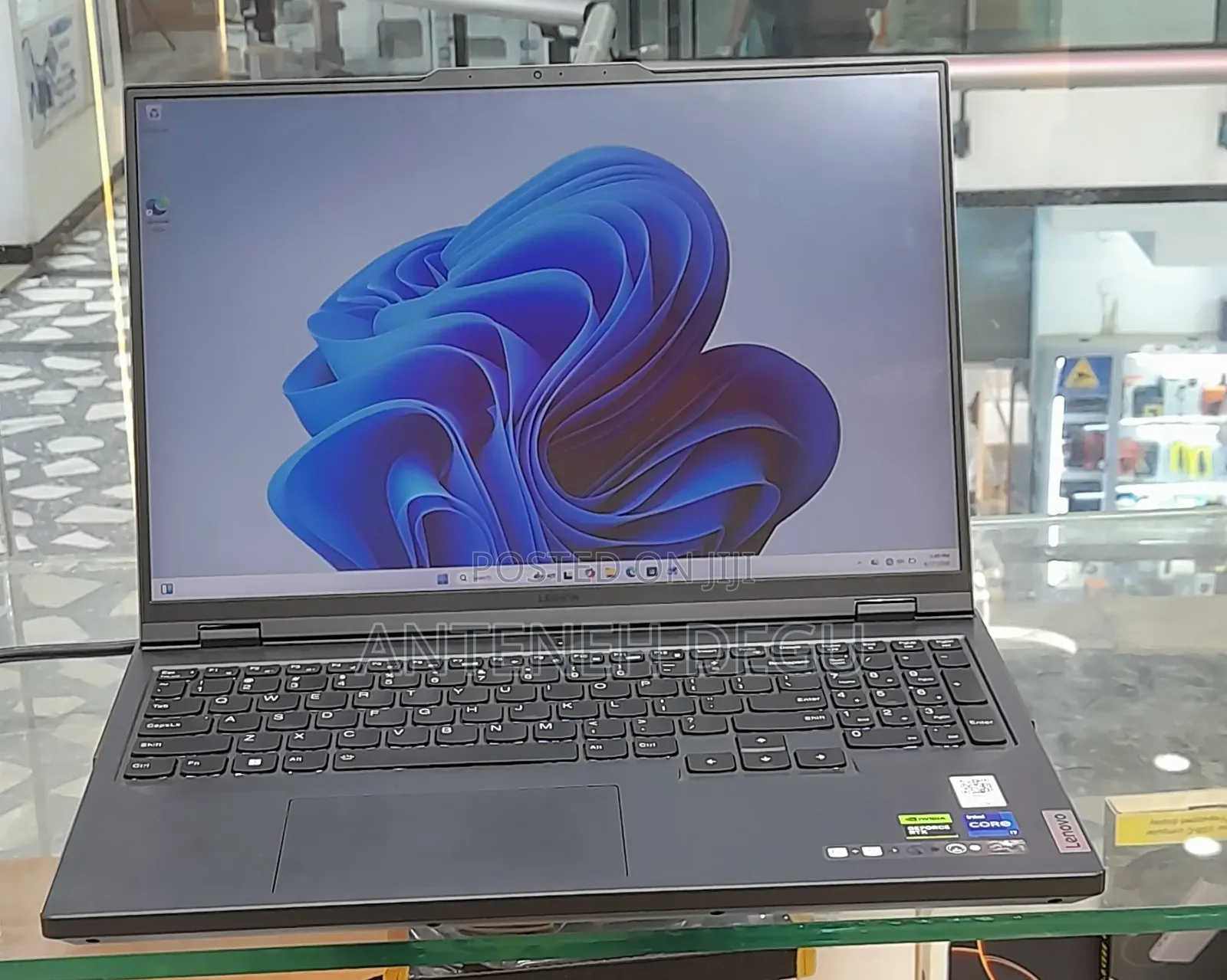 New Laptop Lenovo 16GB Intel Core i7 SSD 1T