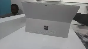 New Laptop Microsoft Surface Pro 8 8GB Intel Core i5 SSD 256GB