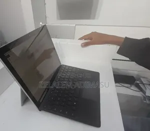 New Laptop Microsoft Surface Pro 8 8GB Intel Core i5 SSD 256GB