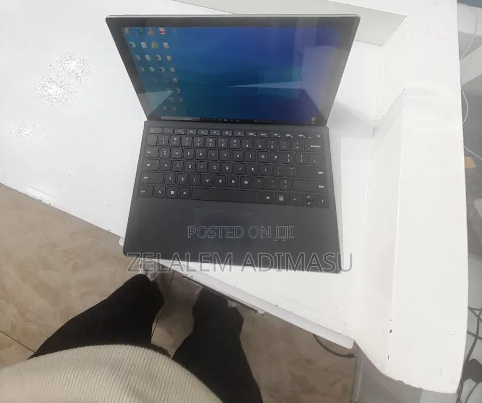 New Laptop Microsoft Surface Pro 8 8GB Intel Core i5 SSD 256GB