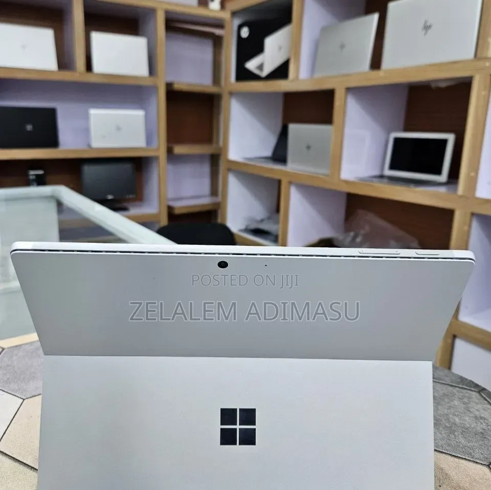New Laptop Microsoft Surface Pro 7 8GB Intel Core i5 SSD 256GB
