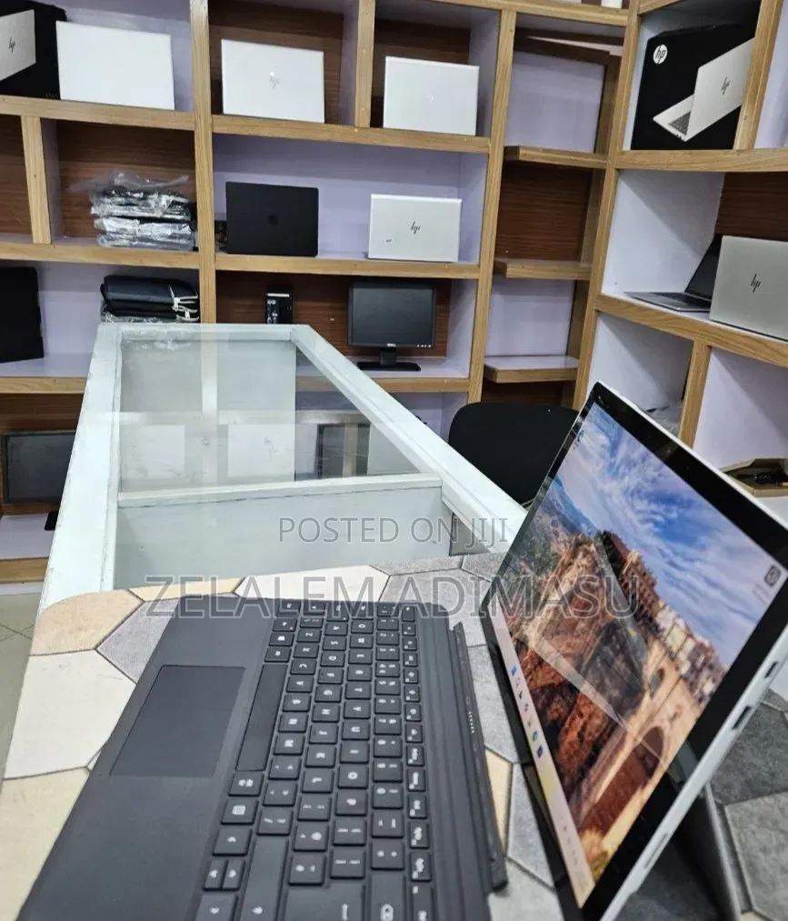 New Laptop Microsoft Surface Pro 7 8GB Intel Core i5 SSD 256GB