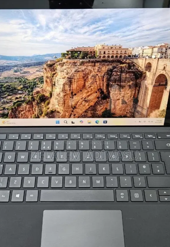 New Laptop Microsoft Surface Pro 7 8GB Intel Core i5 SSD 256GB