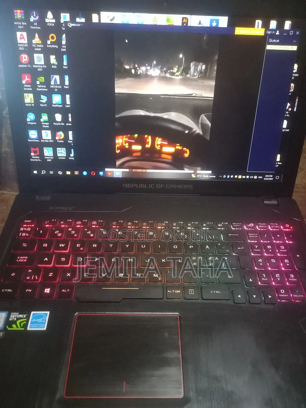 Laptop Asus ROG Strix G15 8GB Intel Core 7 SSD 256GB
