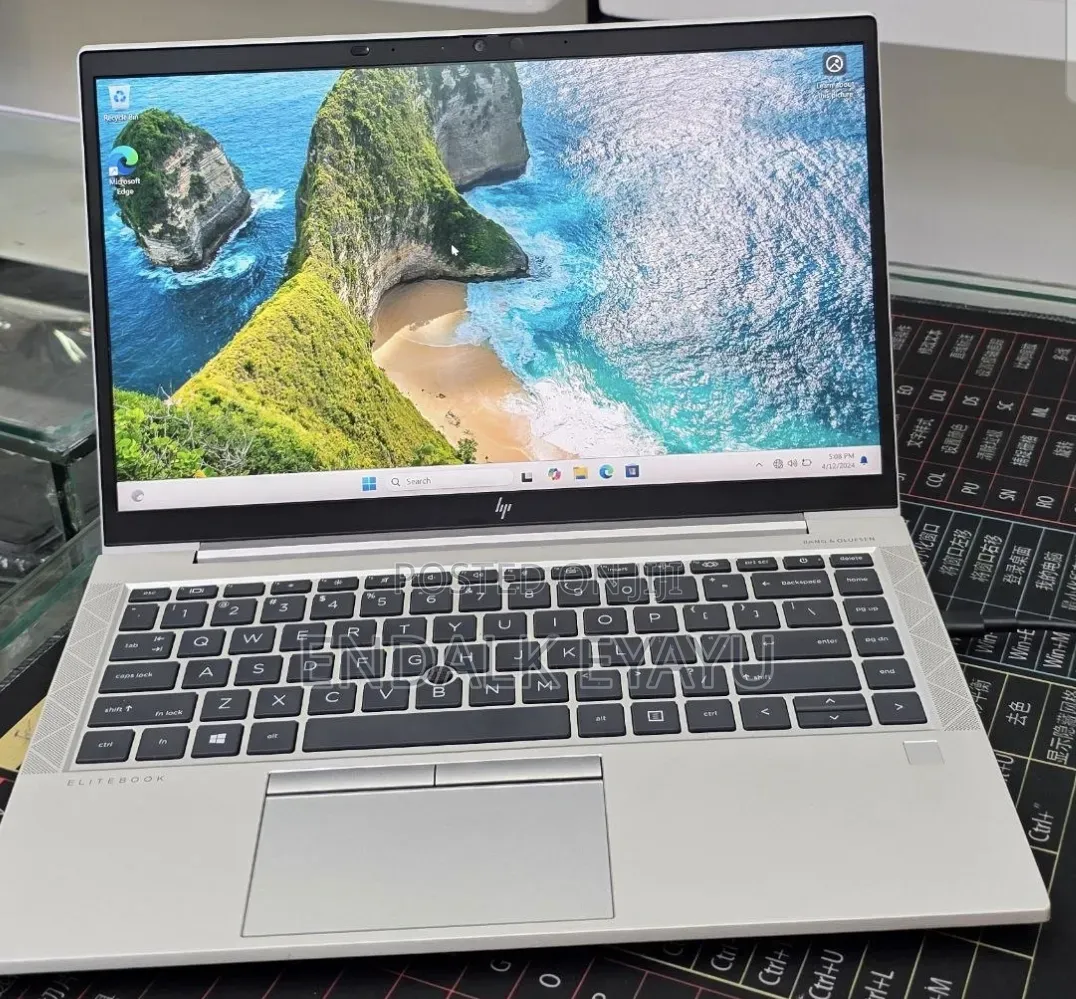 New Laptop HP 16GB AMD Ryzen 5 SSD 512GB