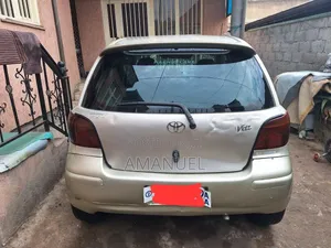 Toyota Vitz 2002 Gold