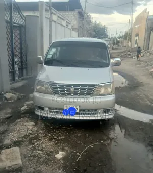 Toyota HiAce 2011 Silver