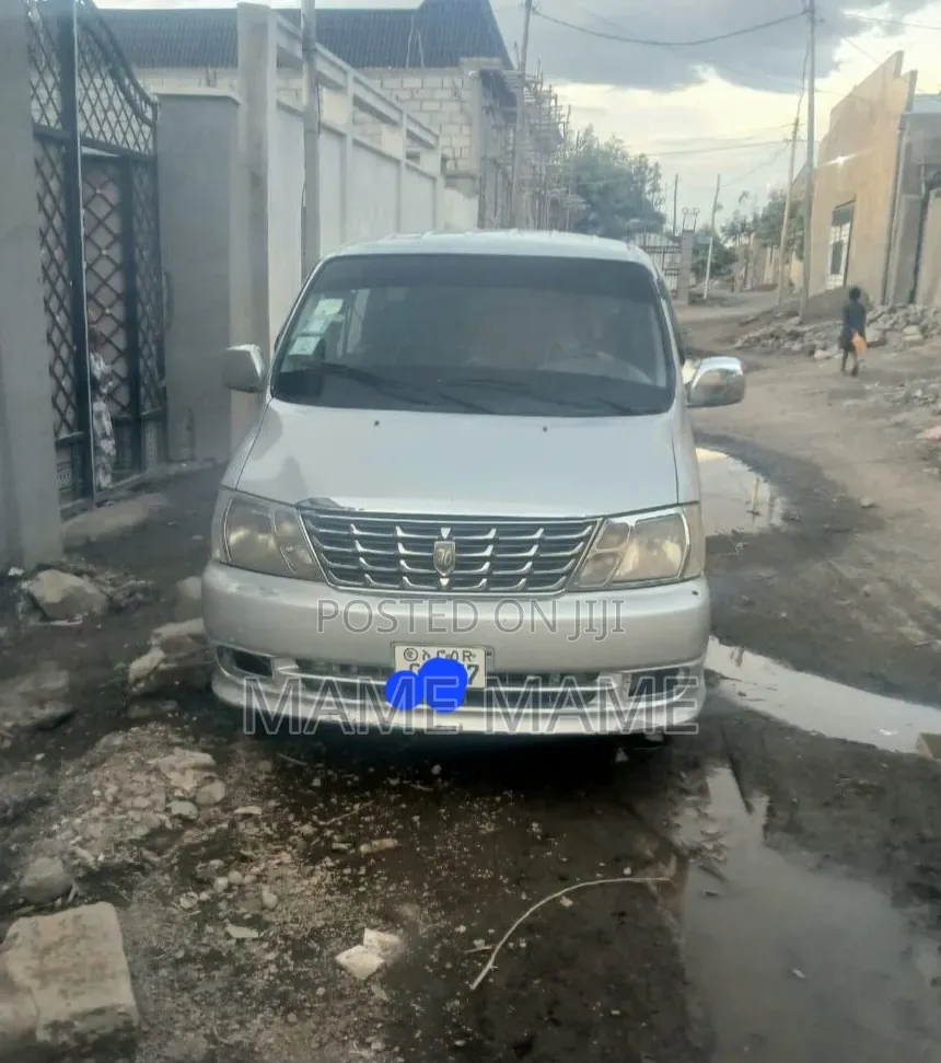 Toyota HiAce 2011 Silver