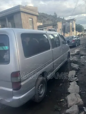 Toyota HiAce 2011 Silver