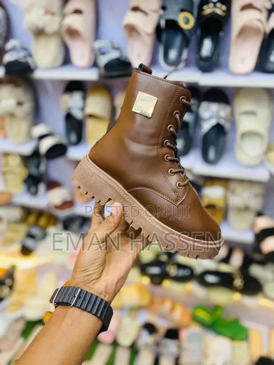 ቡትስ ጫማ ለሴቶች