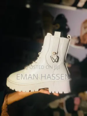ቡትስ ጫማ ለሴቶች