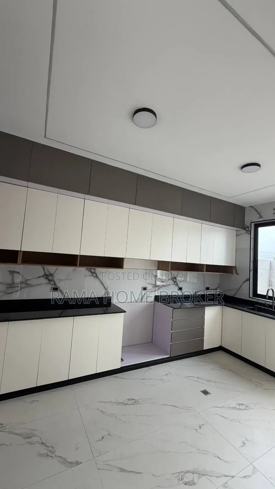 Furnished 3bdrm Condo in አያት ጣፎ ኮንዶሚኒየም, Yeka for sale