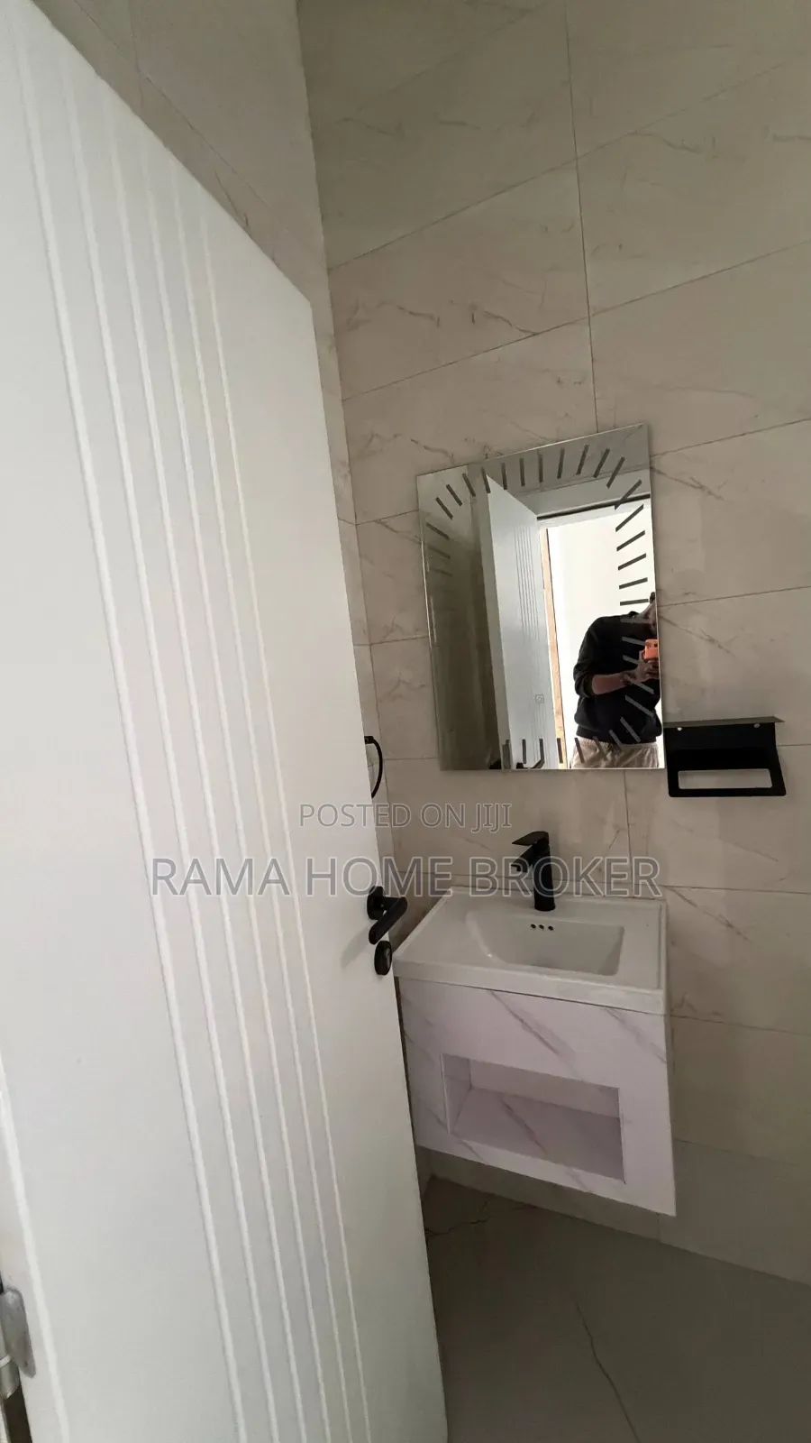 Furnished 3bdrm Condo in አያት ጣፎ ኮንዶሚኒየም, Yeka for sale