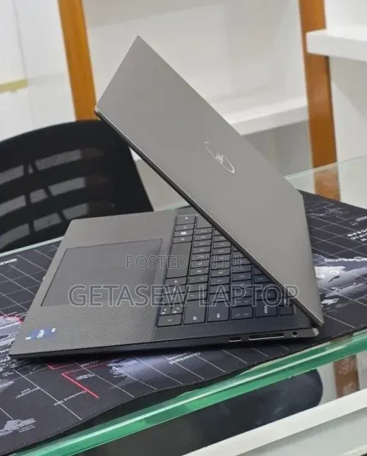 New Laptop Dell 16GB Intel SSD 1T