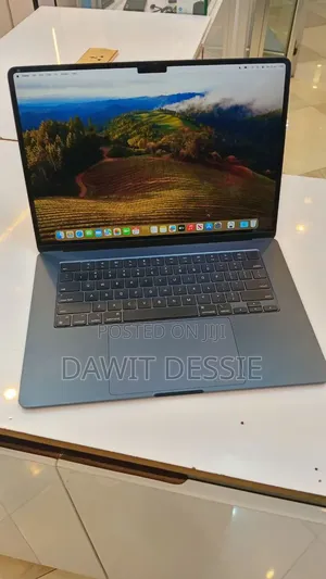 New Laptop Apple MacBook Air 2024 M3 8GB Apple M3 SSD 256GB