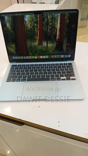 New Laptop Apple MacBook Air 2025 M4 16GB Apple M4 SSD 256GB