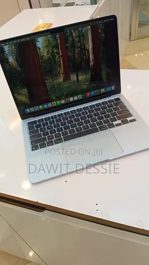 New Laptop Apple MacBook Air 2025 M4 16GB Apple M4 SSD 256GB