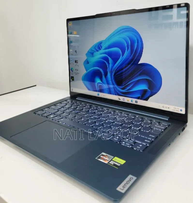 New Laptop Lenovo 16GB AMD Ryzen 7 SSD 512GB