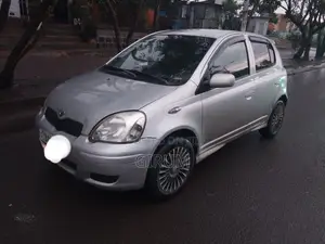 Toyota Vitz 1.0 FWD 3dr 2004 Silver
