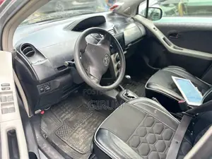Toyota Vitz 1.0 FWD 3dr 2004 Silver