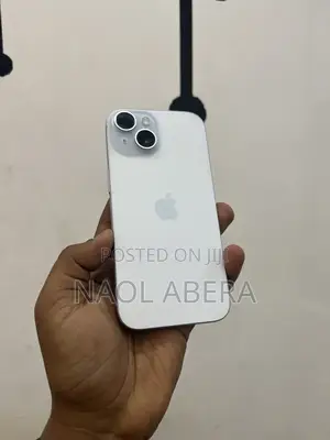 New Apple iPhone 15 128 GB Silver