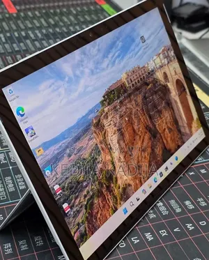 New Laptop Microsoft Surface Pro 7+ 16GB Intel Core i7 SSD 512GB