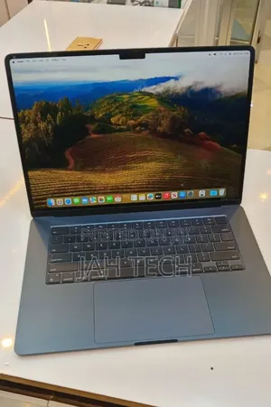 New Laptop Apple MacBook Air 2024 M3 8GB Apple M3 SSD 256GB