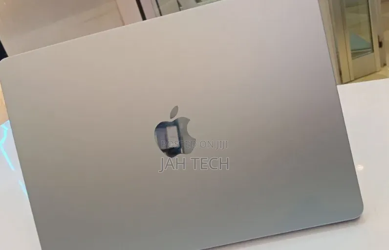 New Laptop Apple MacBook Air 2025 M4 16GB Apple M4 SSD 256GB