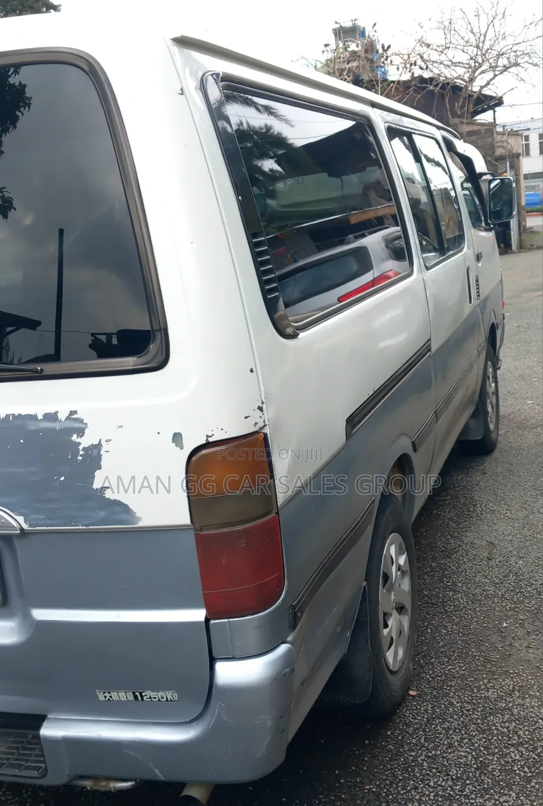 Toyota HiAce 2004 White