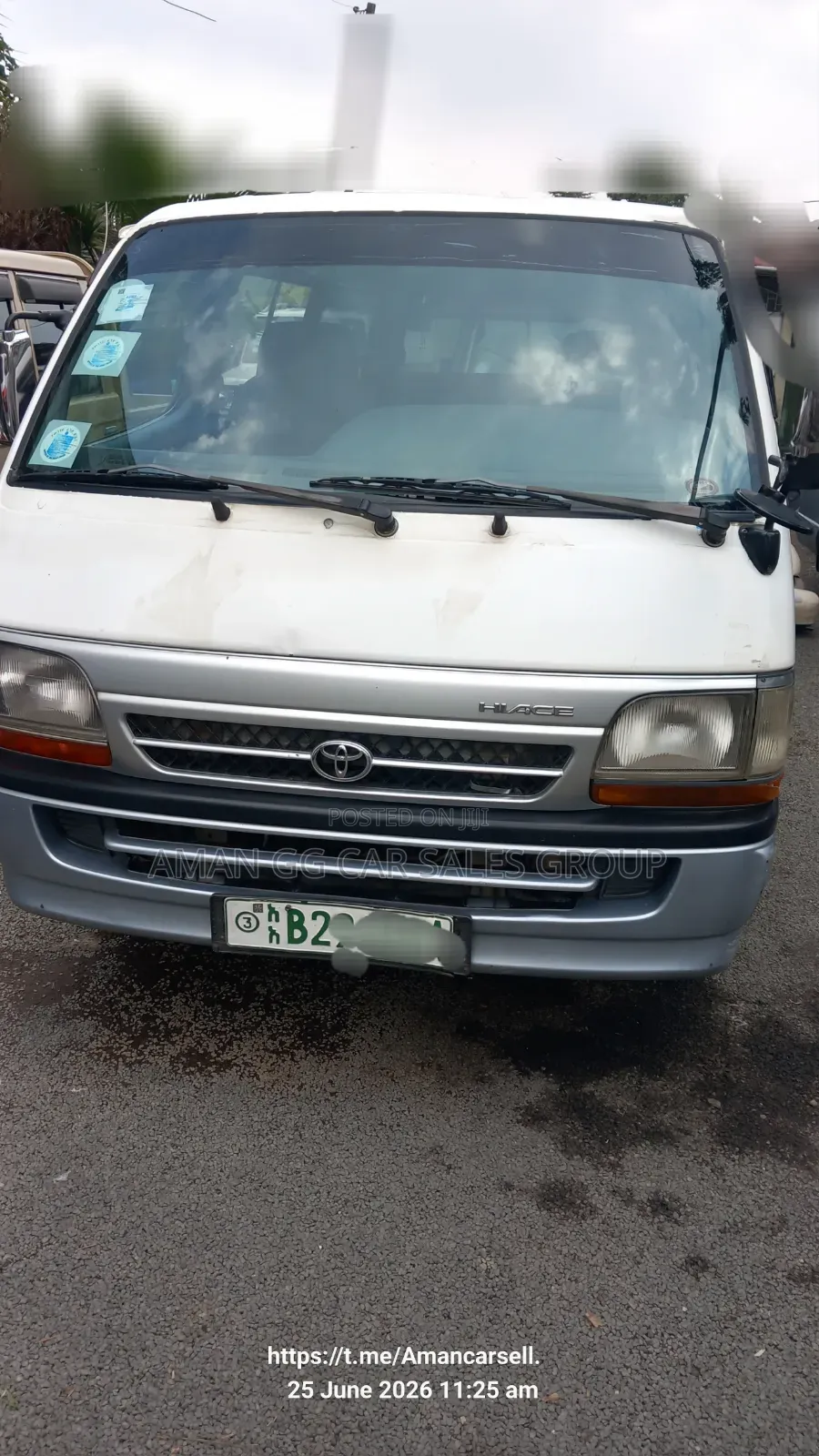 Toyota HiAce 2004 White
