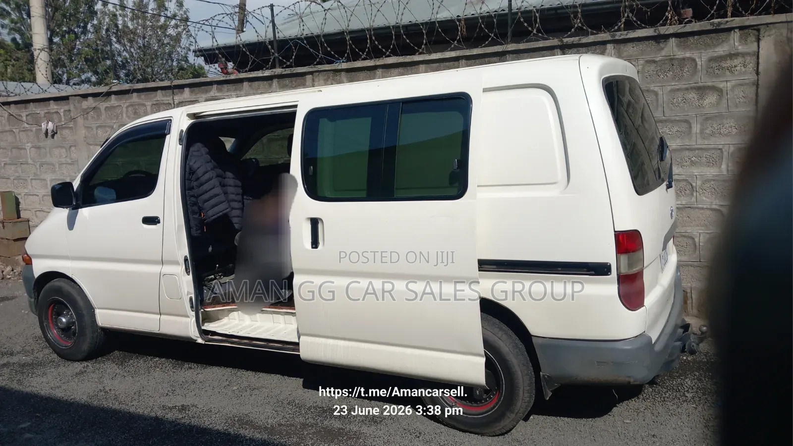 Toyota HiAce 2001 White