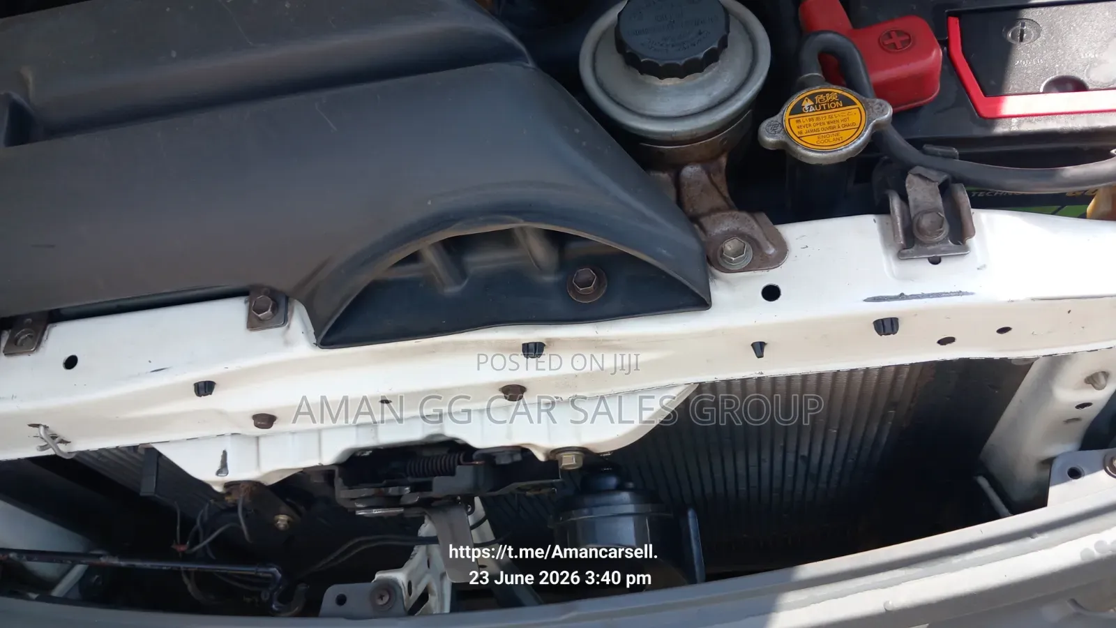 Toyota HiAce 2001 White