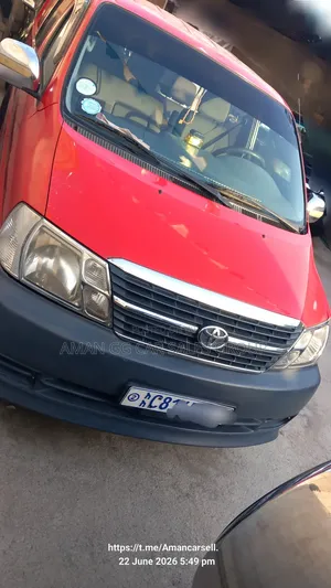Toyota HiAce 2011 Red