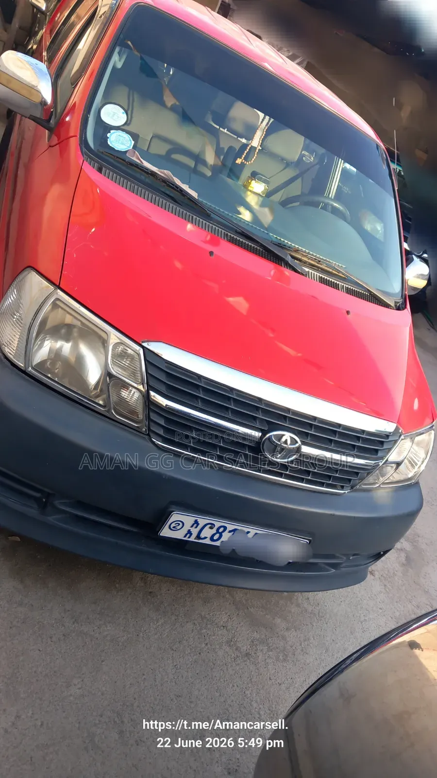 Toyota HiAce 2011 Red