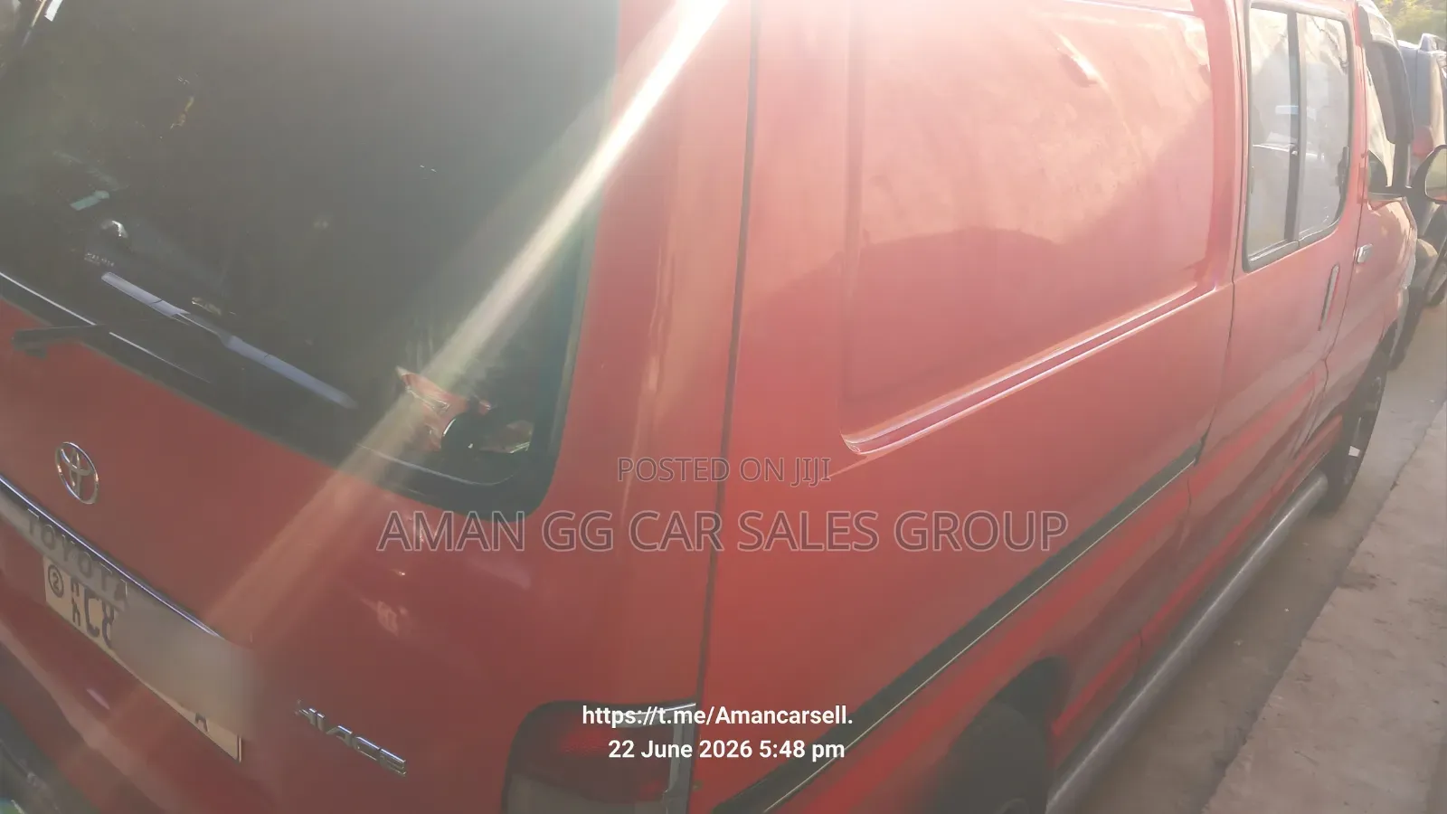 Toyota HiAce 2011 Red