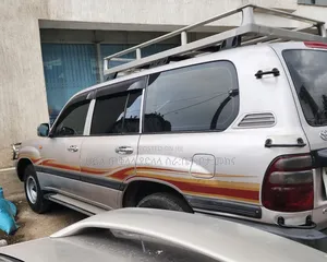Toyota Land Cruiser 2005 Gold