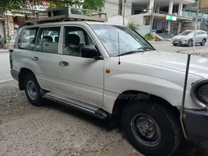 Toyota Land Cruiser 2004 Off white